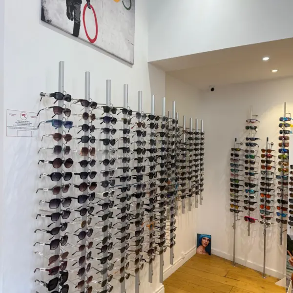 Verres français Novacel taillés sur place à Amiens